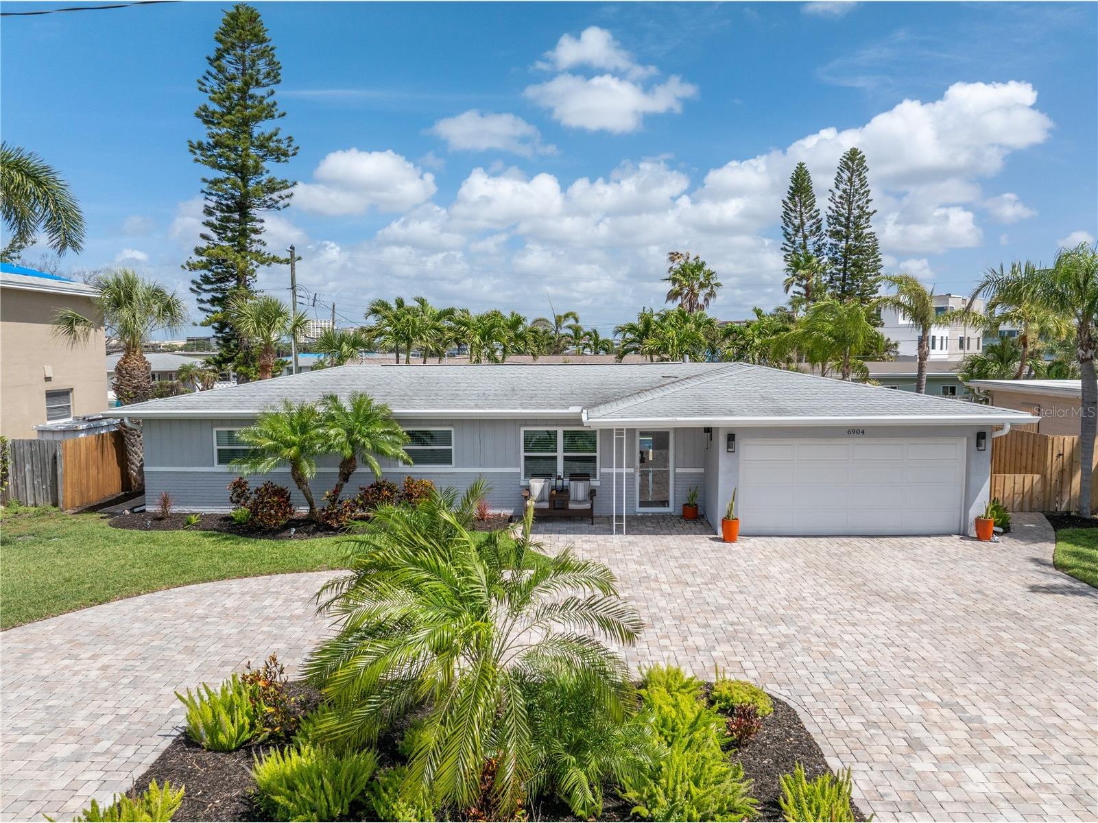 6904 Grande Vista Way S Saint Petersburg FL 33707 TB8437409 image1