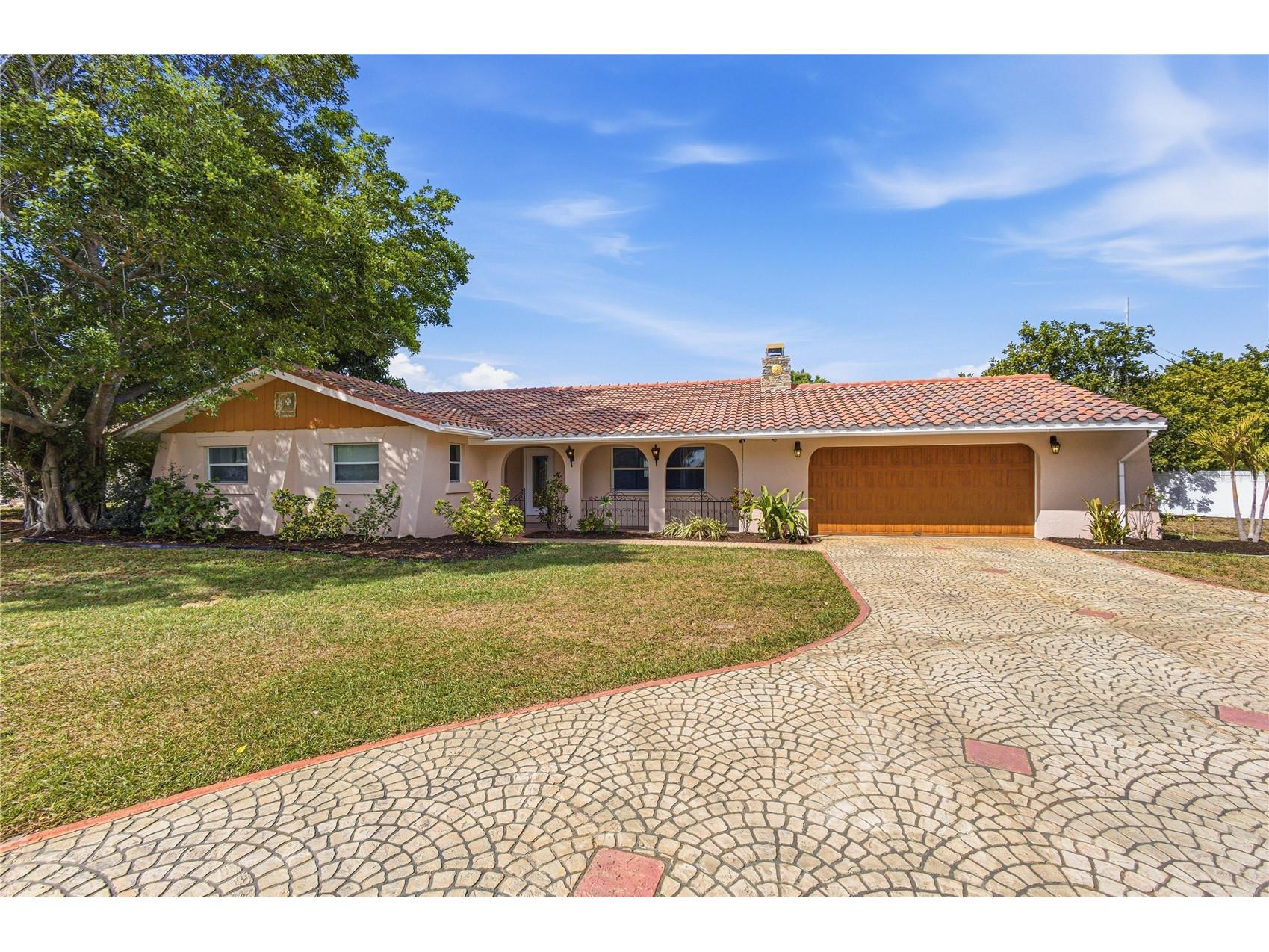 6904 Pennsylvania Avenue Sarasota FL 34243 A4688467 image1