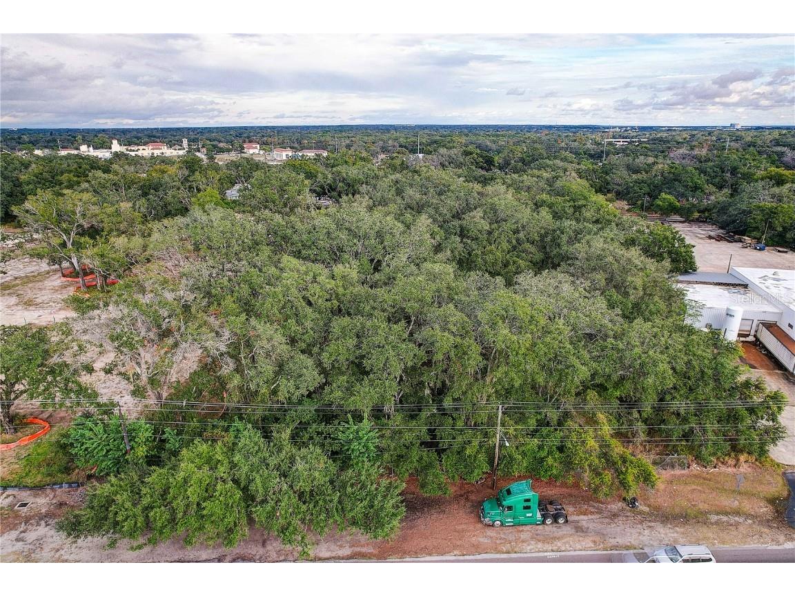 6905 & 6907 Rowlett Park Drive Tampa FL 33610 TB8454512 image1