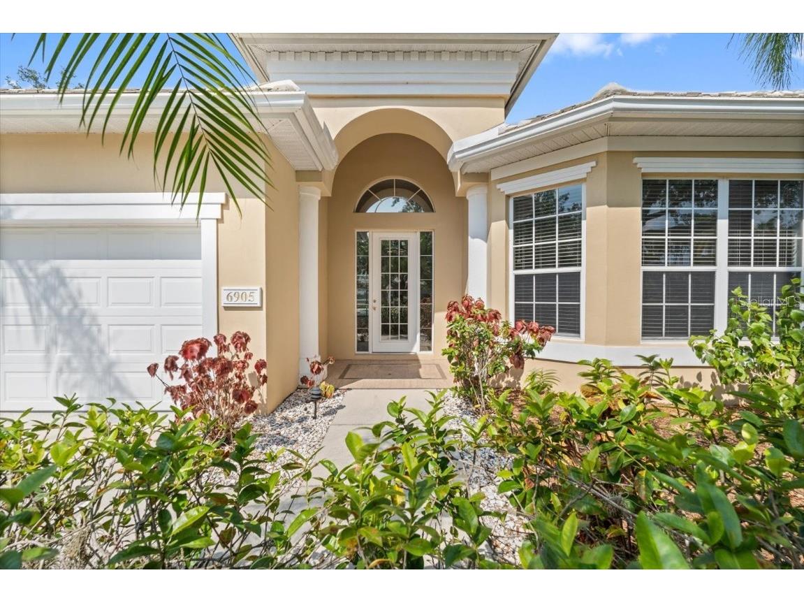 6905 Lennox Place University Park FL 34201 A4612064 image1