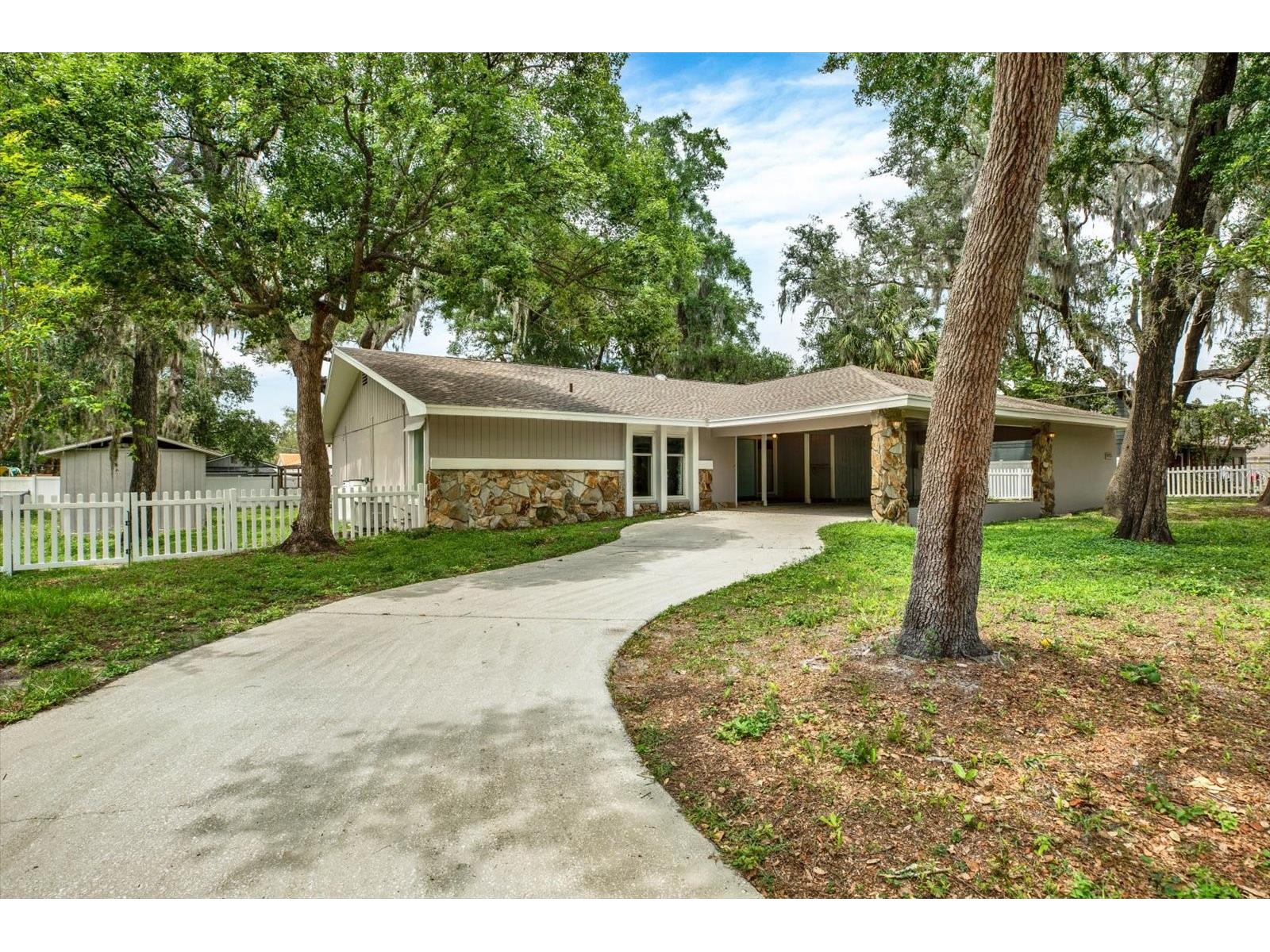6906 Greenhill Place Tampa FL 33617 TB8516108 image4