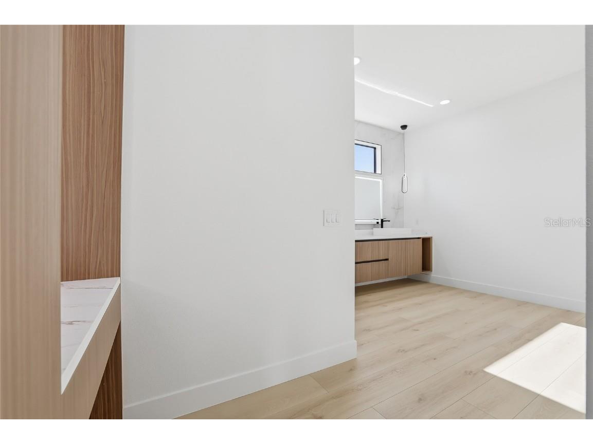 6907 N Boulevard Tampa FL 33604 TB8456399 image61