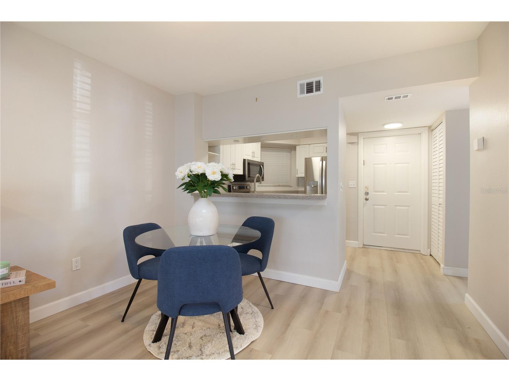 6907 Stones Throw Circle N #2101 Saint Petersburg FL 33710 TB8489432 image4