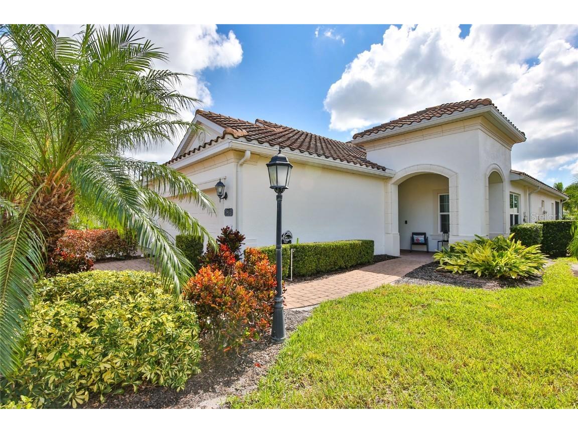 6907 Vista Bella Drive Bradenton FL 34209 A4626862 image1