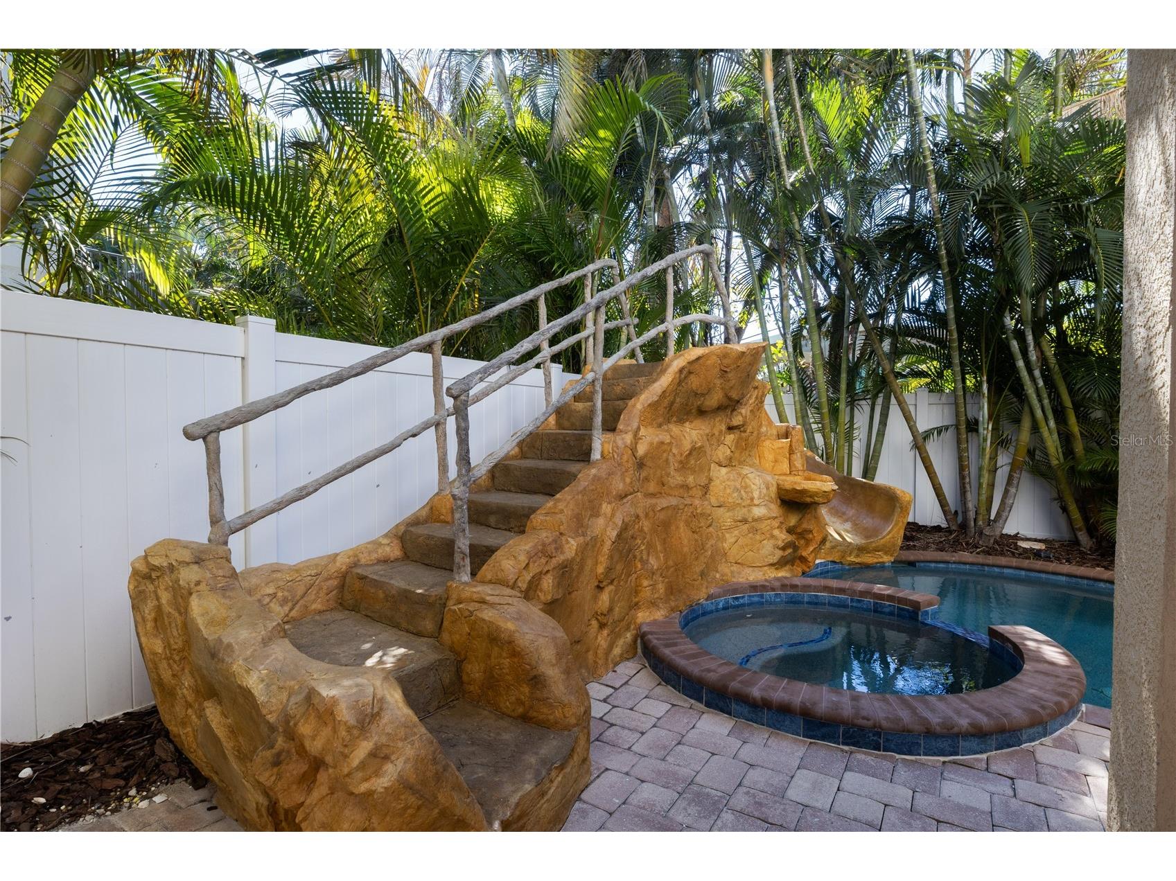 6908 Holmes Boulevard Holmes Beach FL 34217 A4679284 image3