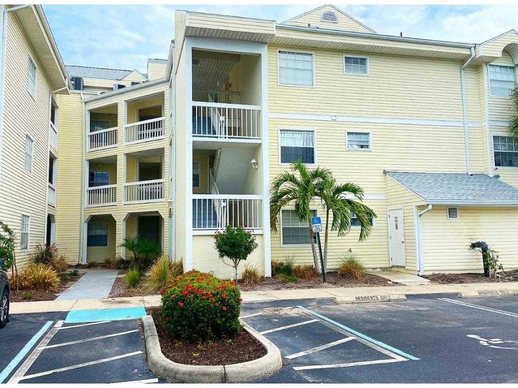 6908 Stones Throw Circle N #10207 Saint Petersburg FL 33710 U8217085 image1