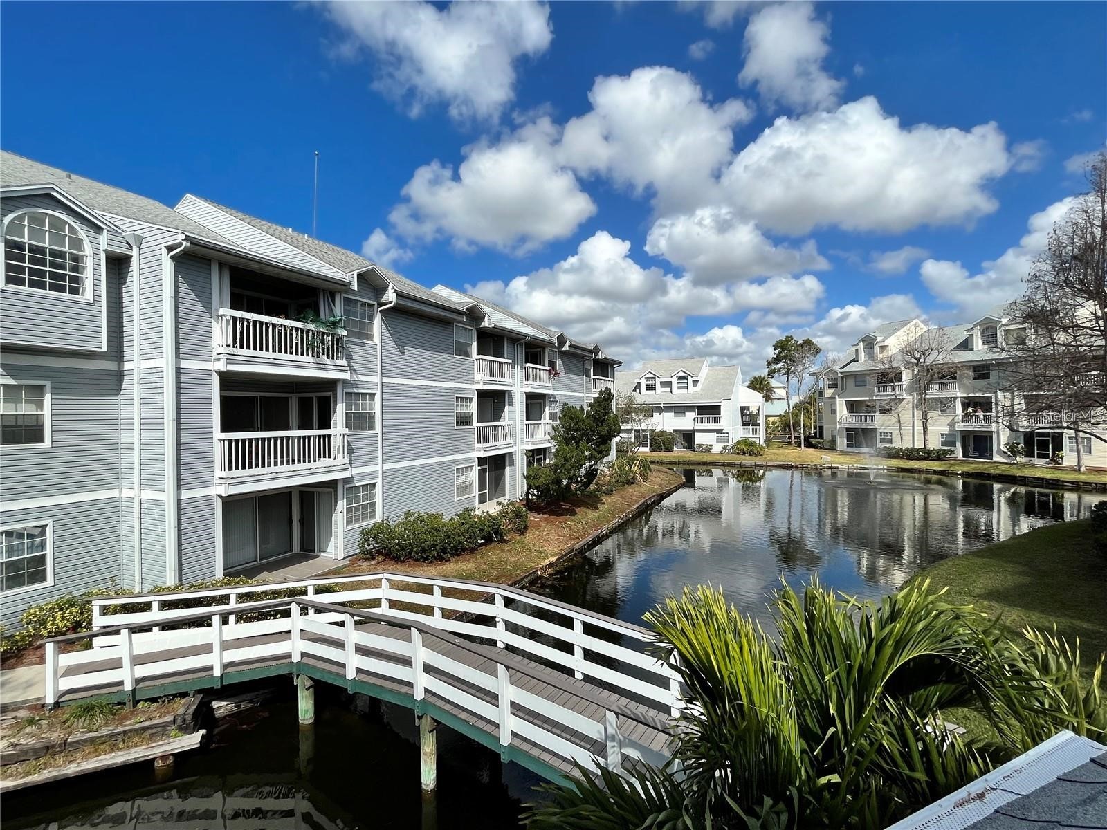 6908 Stones Throw Circle N #10208 Saint Petersburg FL 33710 TB8512809 image2