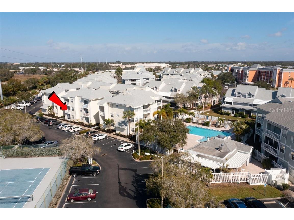 6908 Stones Throw Circle N #10210 Saint Petersburg FL 33710 U8188782 image1