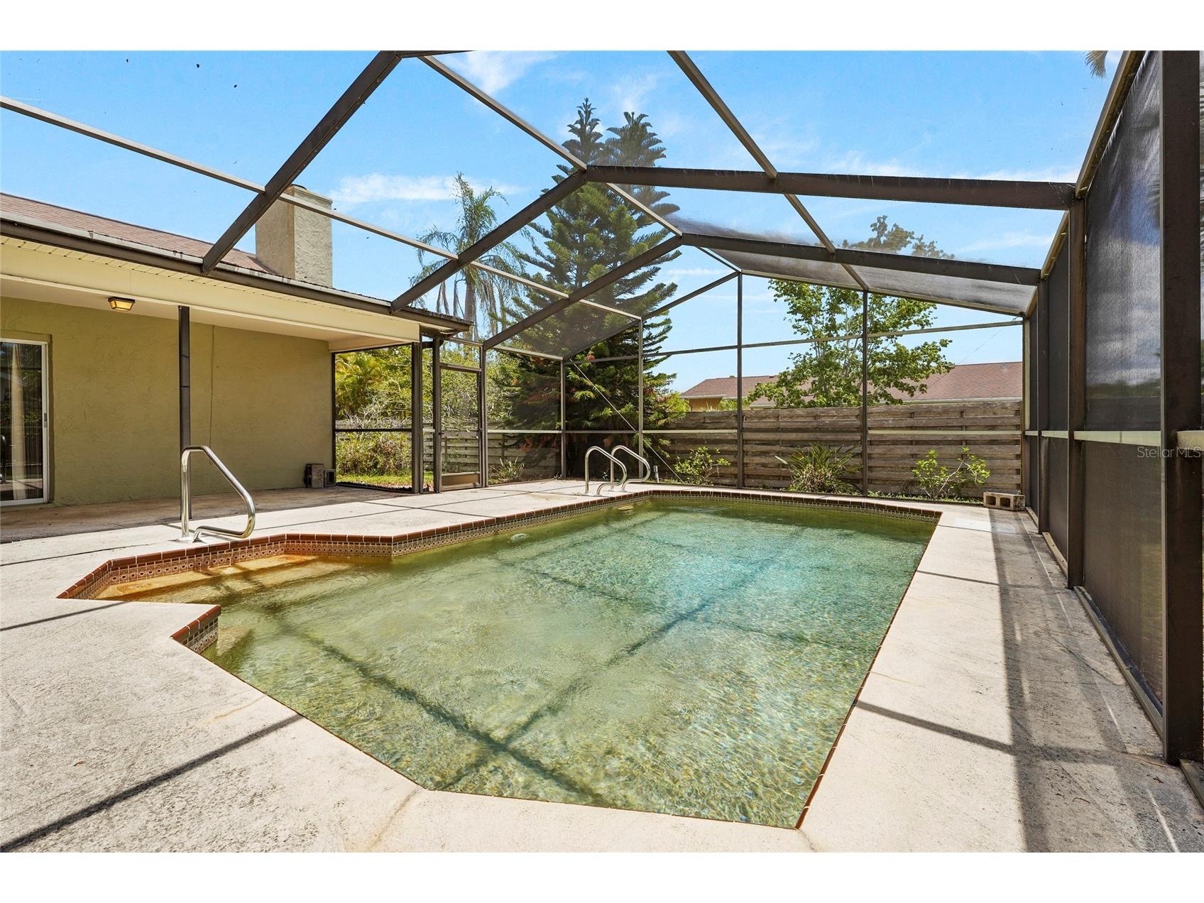 6909 9th Court E Sarasota FL 34243 A4693857 image2