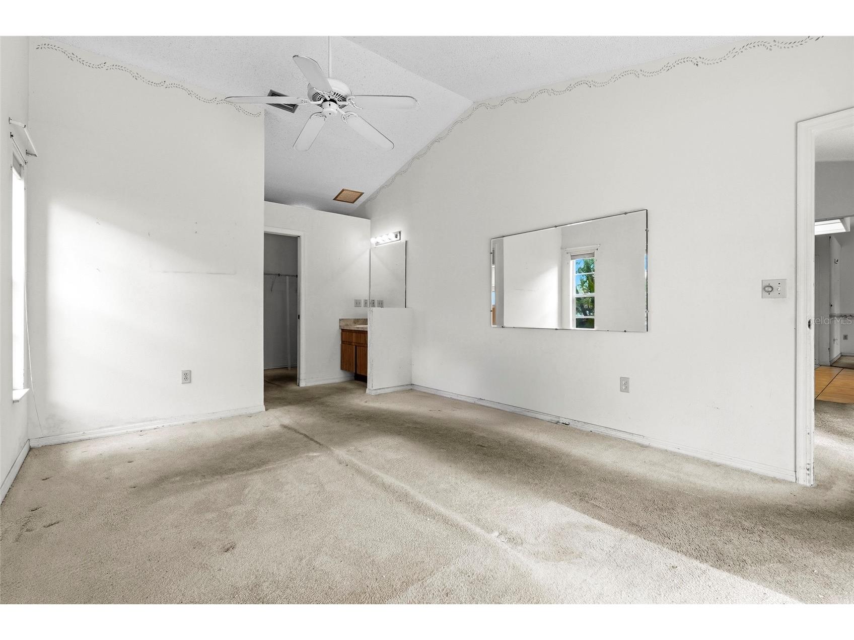 6909 9th Court E Sarasota FL 34243 A4693857 image24