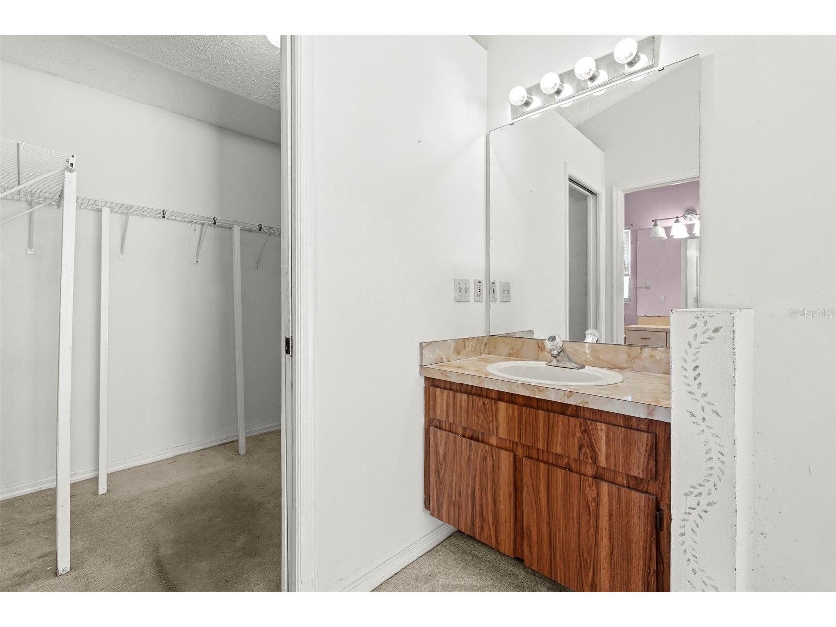 6909 9th Court E Sarasota FL 34243 A4693857 image25