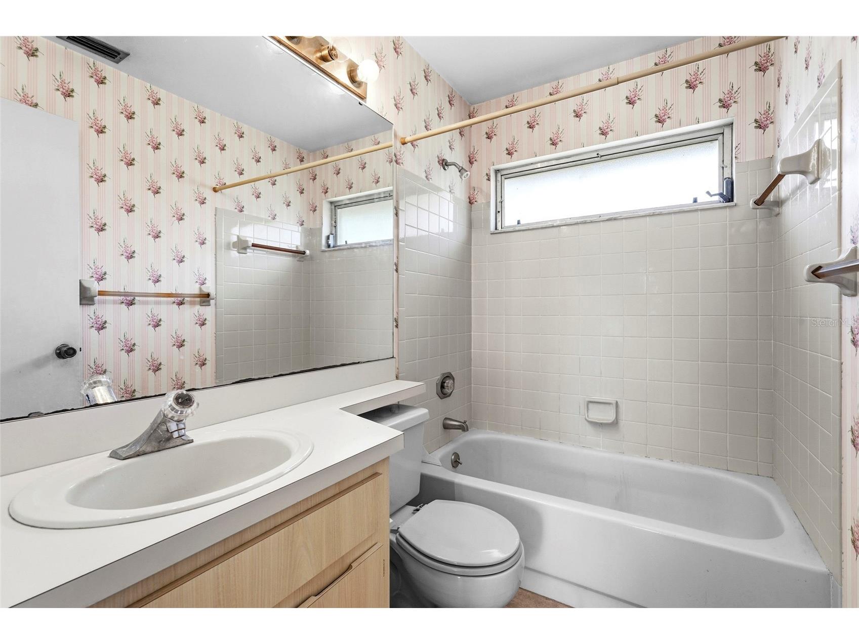 6909 9th Court E Sarasota FL 34243 A4693857 image32