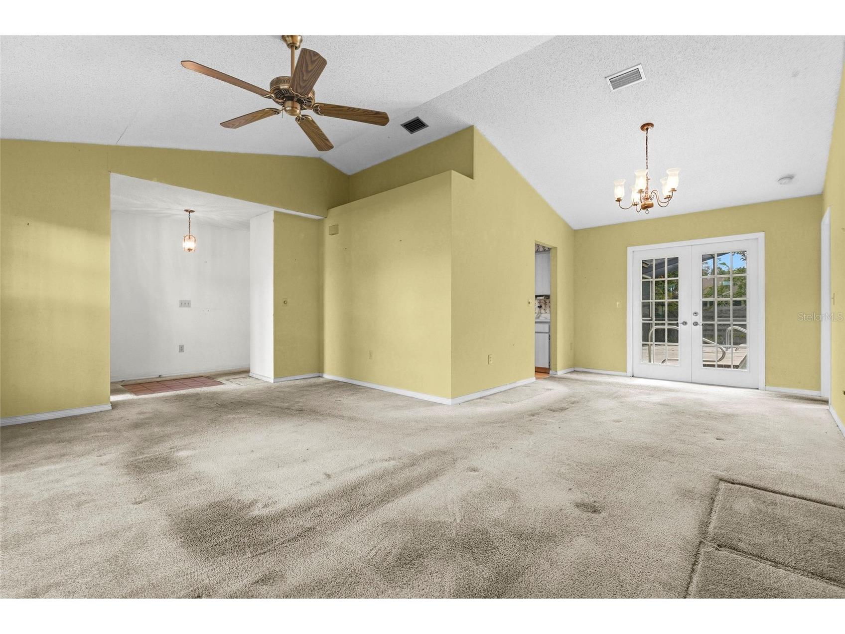 6909 9th Court E Sarasota FL 34243 A4693857 image8