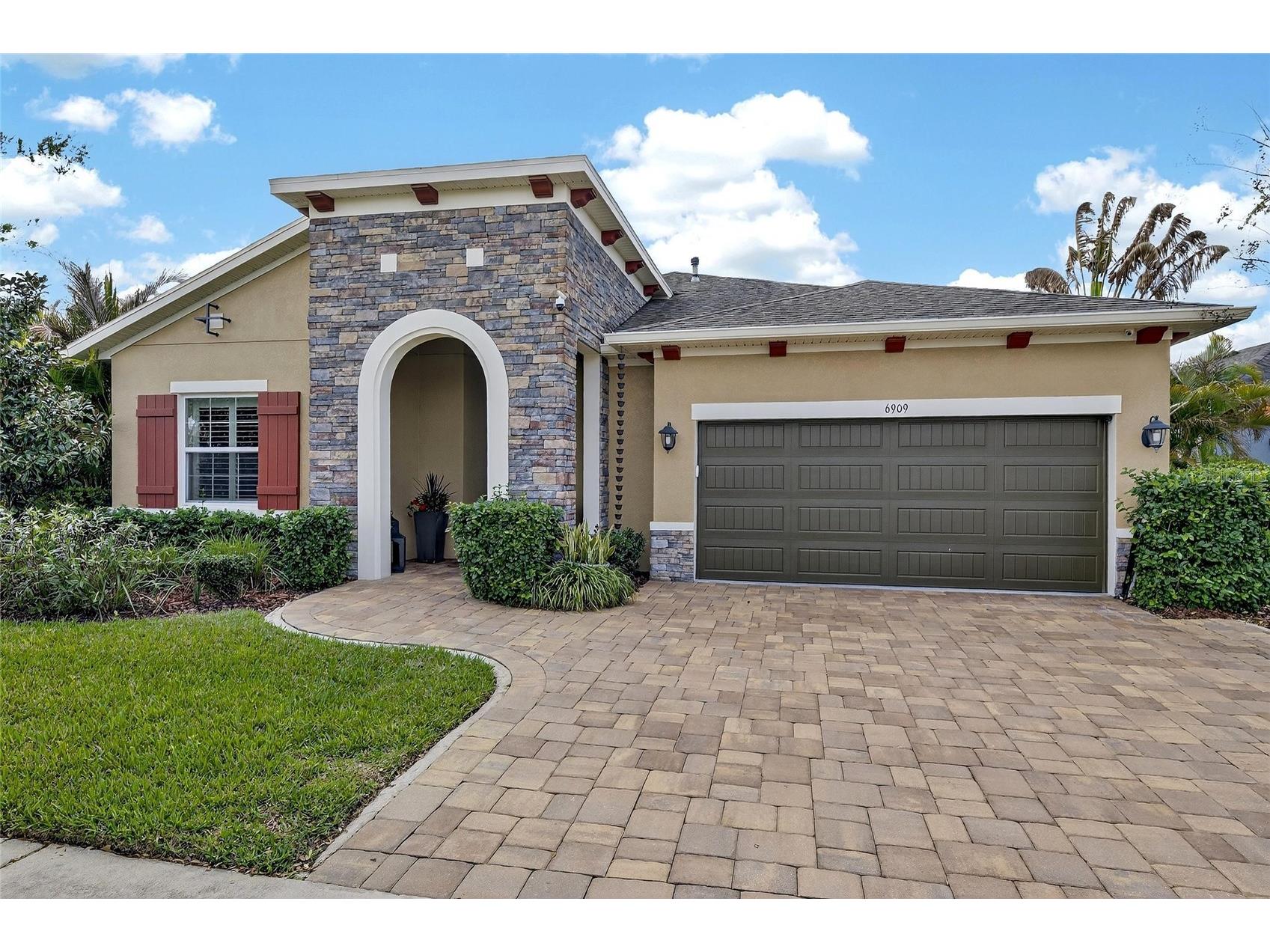 6909 Crestpoint Drive Apollo Beach FL 33572 TB8482659 image1