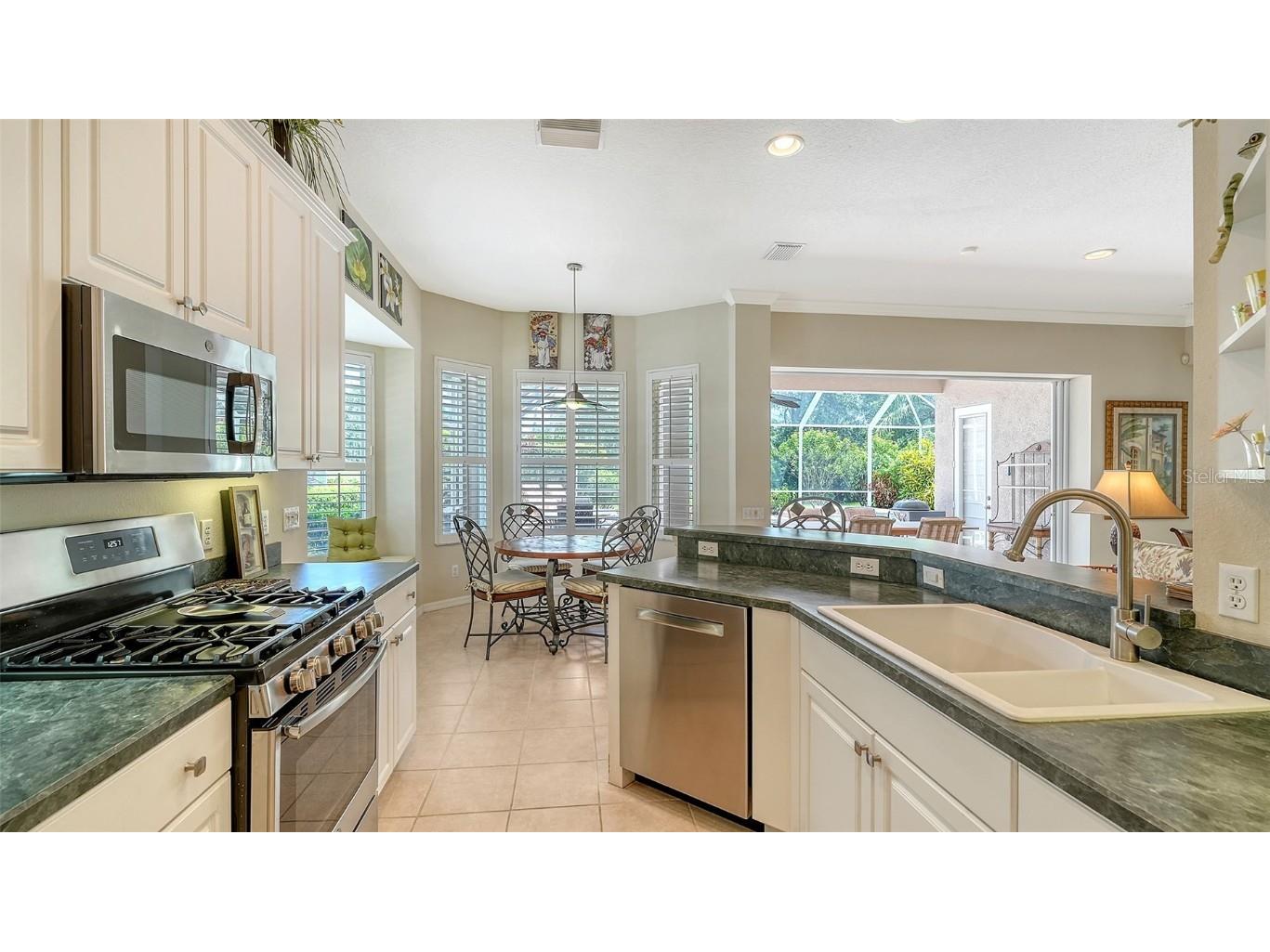 6909 Lennox Place Bradenton FL 34201 A4662546 image14