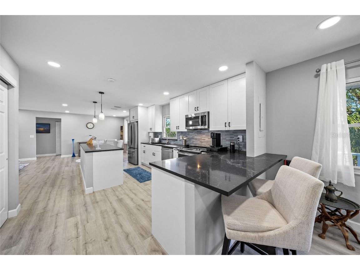 691 Gulf Bay Road Longboat Key FL 34228 - GULF OF MEXICO A4670206 image10