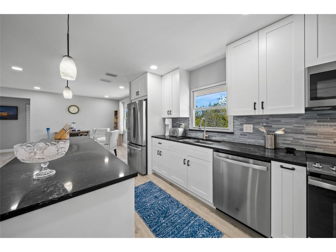 691 Gulf Bay Road Longboat Key FL 34228 - GULF OF MEXICO A4670206 image9