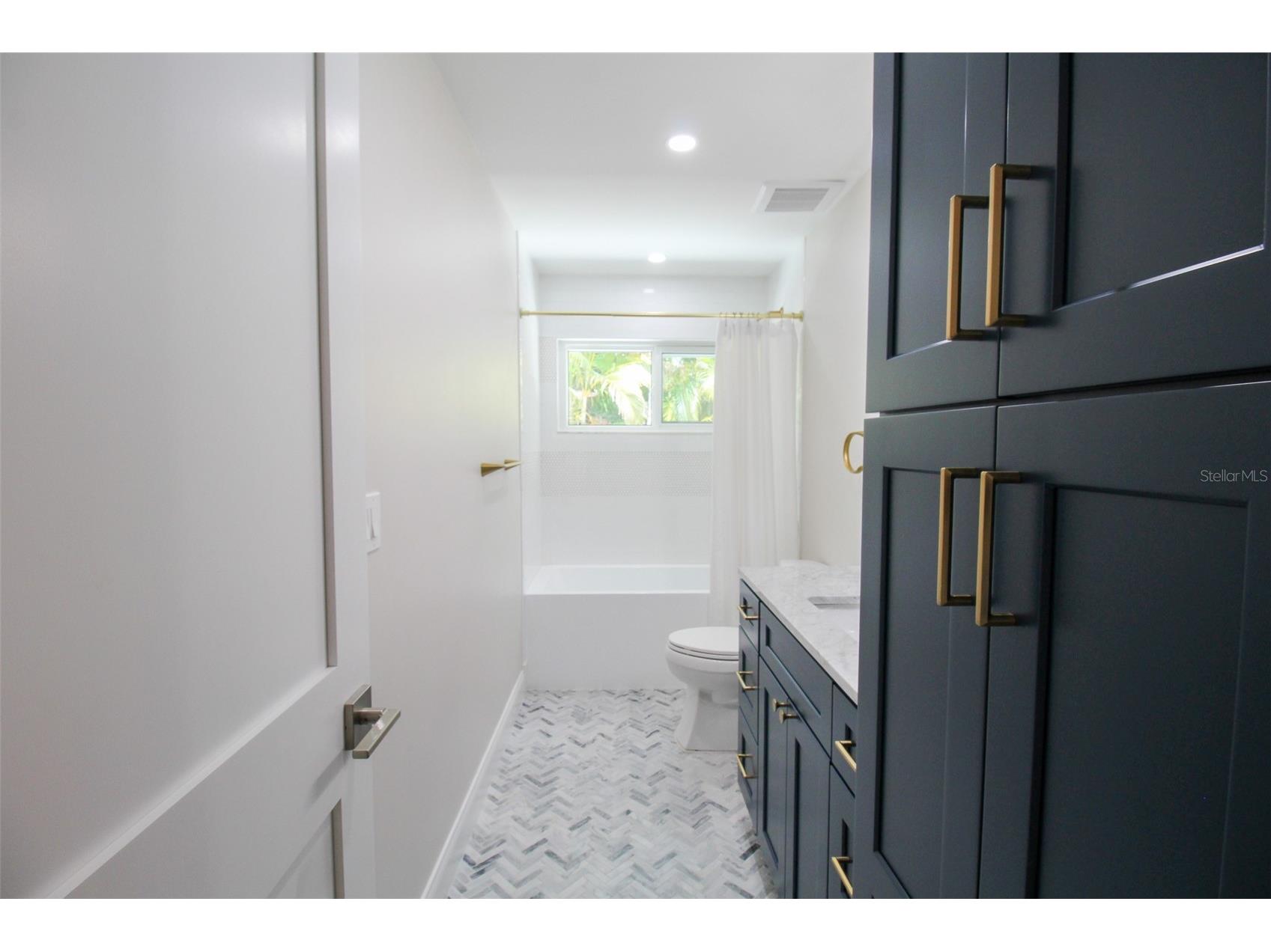 691 Russell Street Longboat Key FL 34228 A4699467 image13