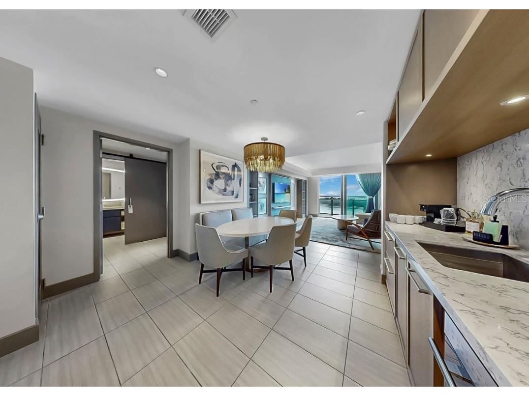 691 S Gulfview Boulevard #1410 Clearwater Beach FL 33767 TB8462252 image4