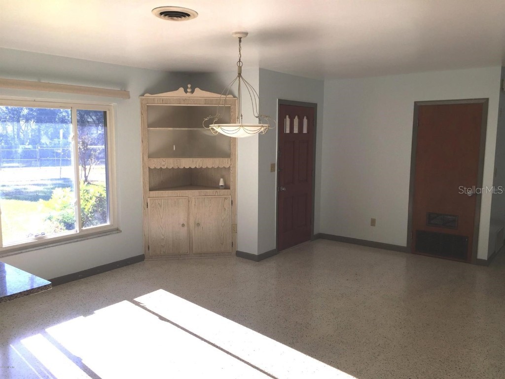 691 SE 19th Street Ocala FL 34471 OM716257 image3