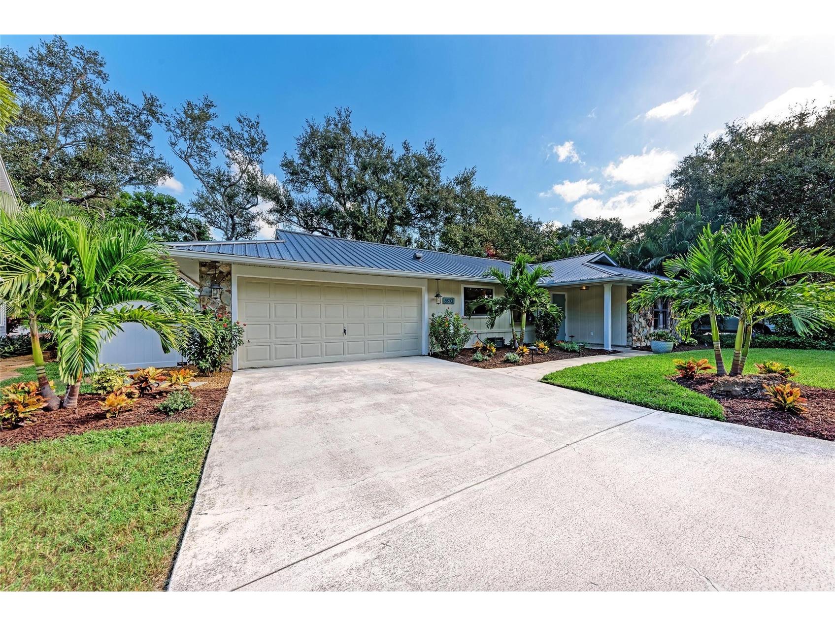 6910 Arbor Oaks Court Bradenton FL 34209 A4667485 image1