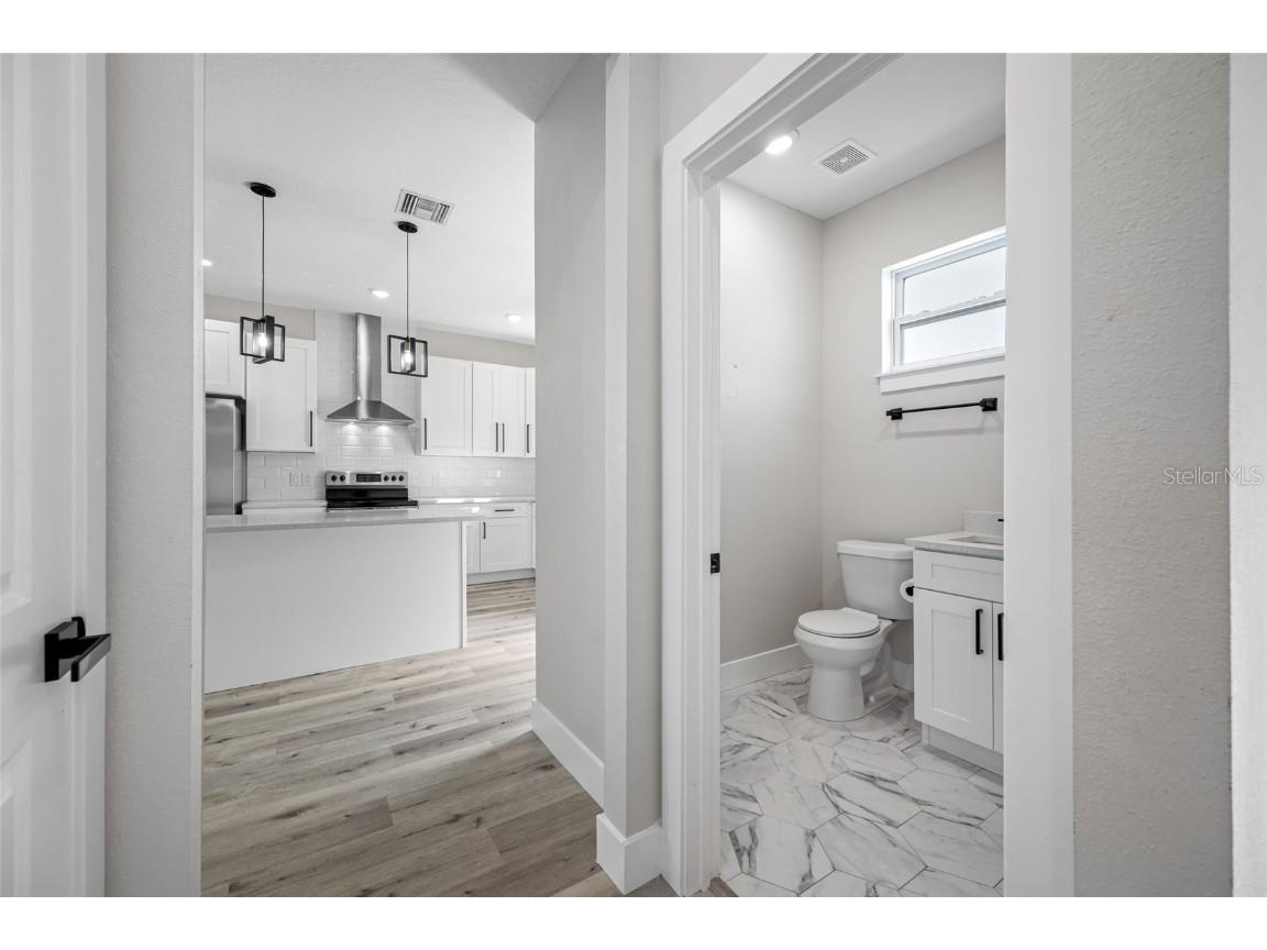 6910 Dartmouth Avenue N Saint Petersburg FL 33710 TB8456701 image11