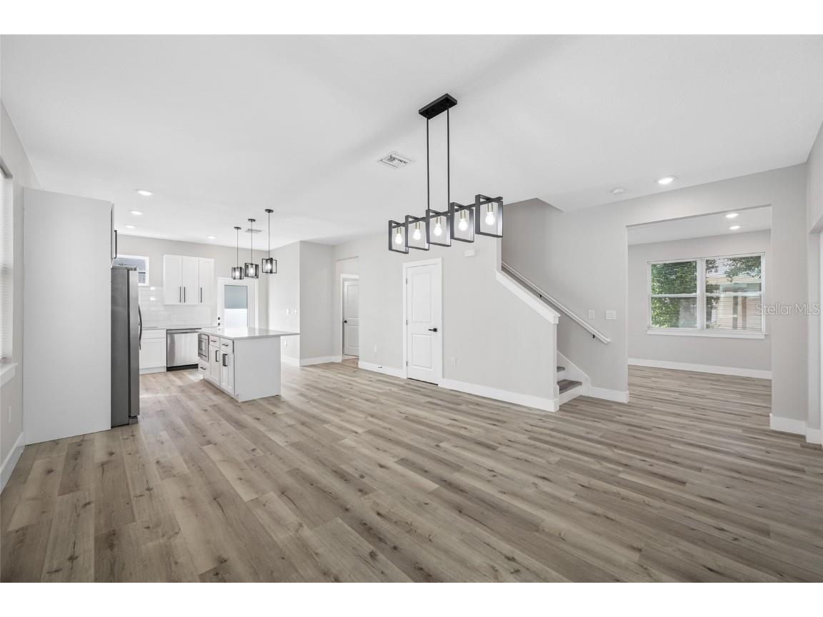 6910 Dartmouth Avenue N Saint Petersburg FL 33710 TB8456701 image5