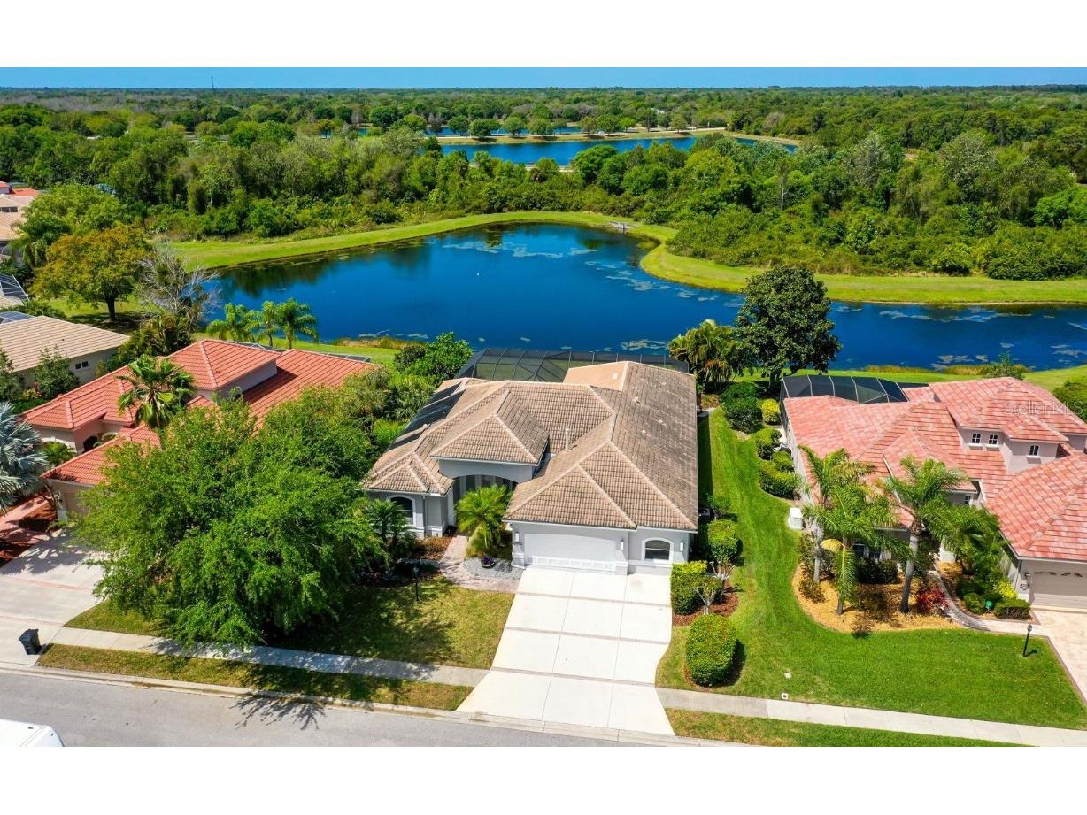 6910 Honeysuckle Trail Lakewood Ranch FL 34202 A4528890 image1