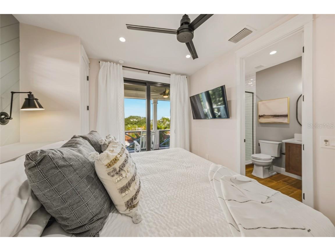 6910 Midnight Pass Road #A Sarasota FL 34242 A4674217 image18