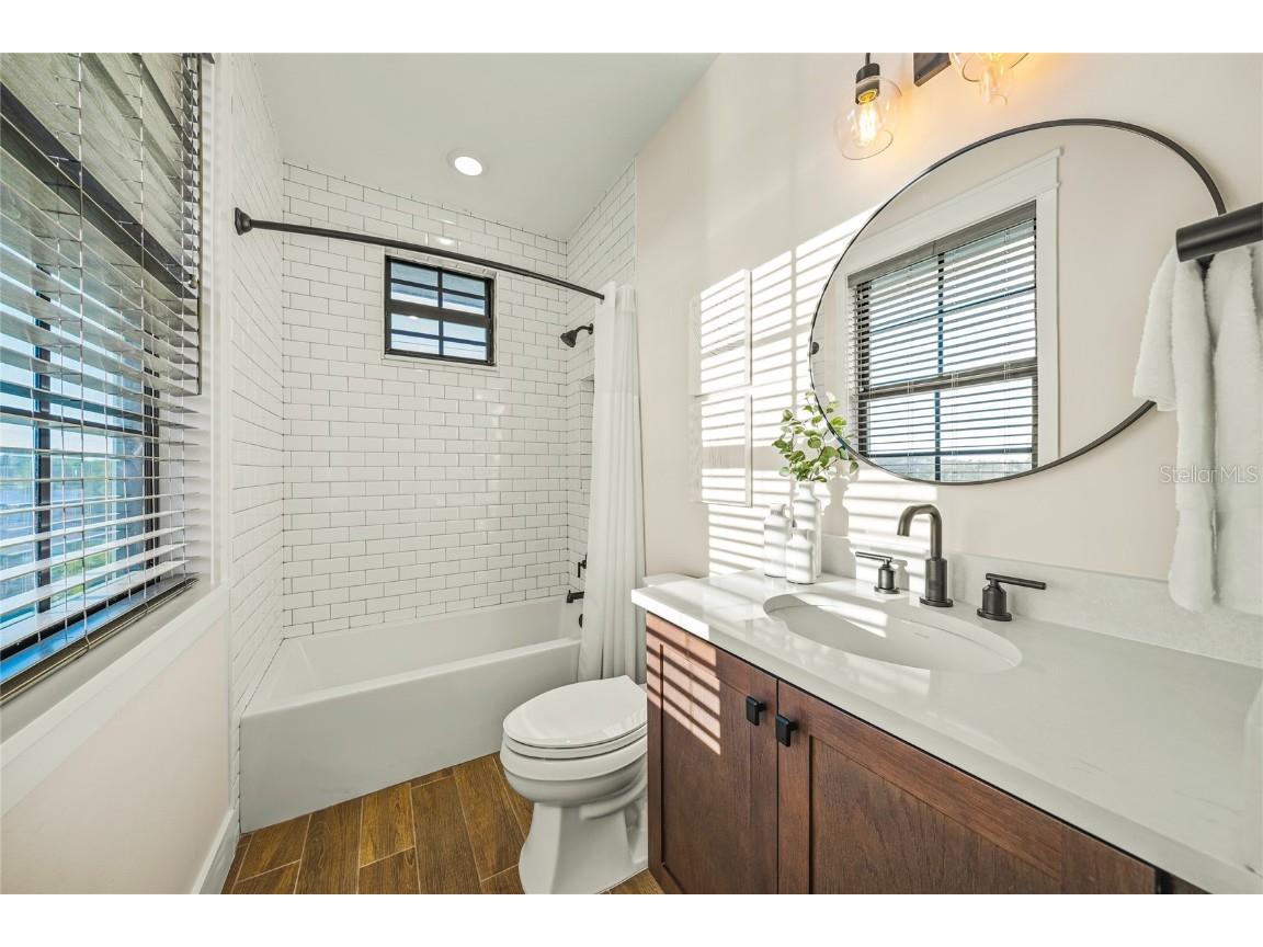 6910 Midnight Pass Road #A Sarasota FL 34242 A4674217 image24