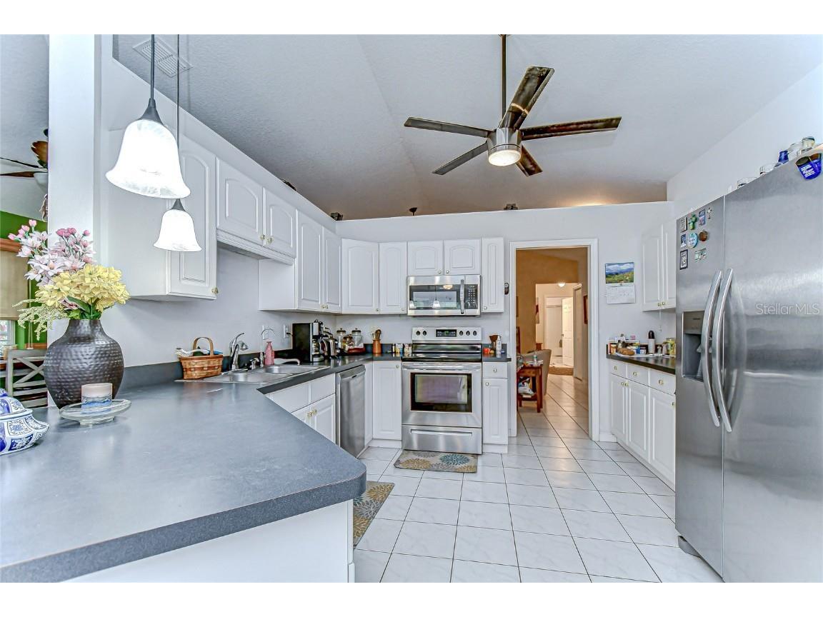 6911 Oakcrest Way Zephyrhills FL 33542 W7881903 image15