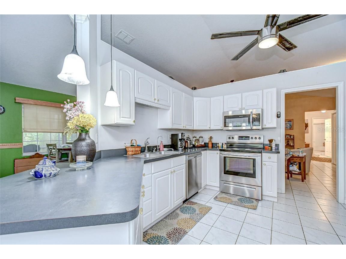 6911 Oakcrest Way Zephyrhills FL 33542 W7881903 image16