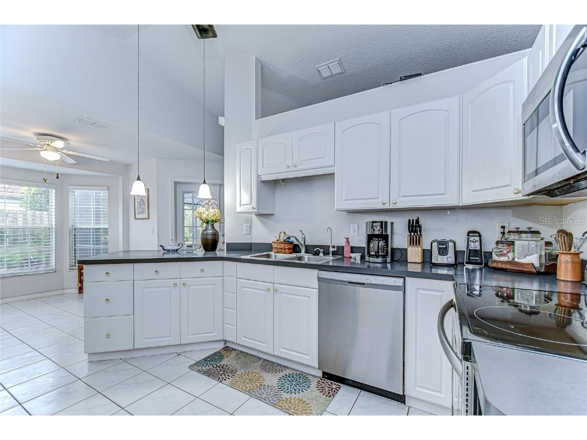 6911 Oakcrest Way Zephyrhills FL 33542 W7881903 image20