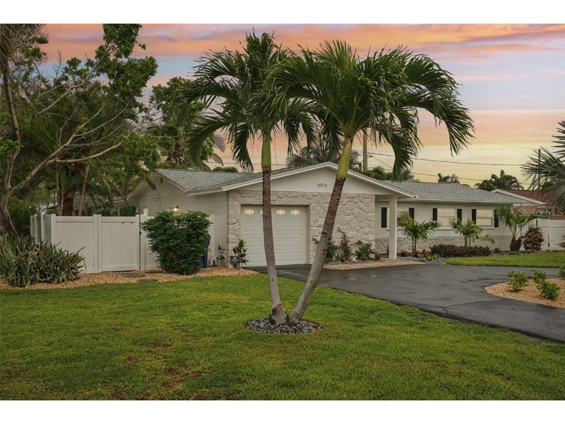 6913 Grande Vista Way S Saint Petersburg FL 33707 TB8392832 image1
