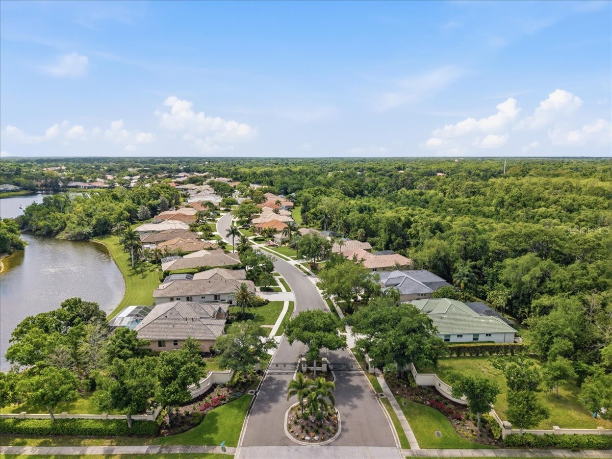 6914 Treymore Court Sarasota FL 34243 A4688605 image54