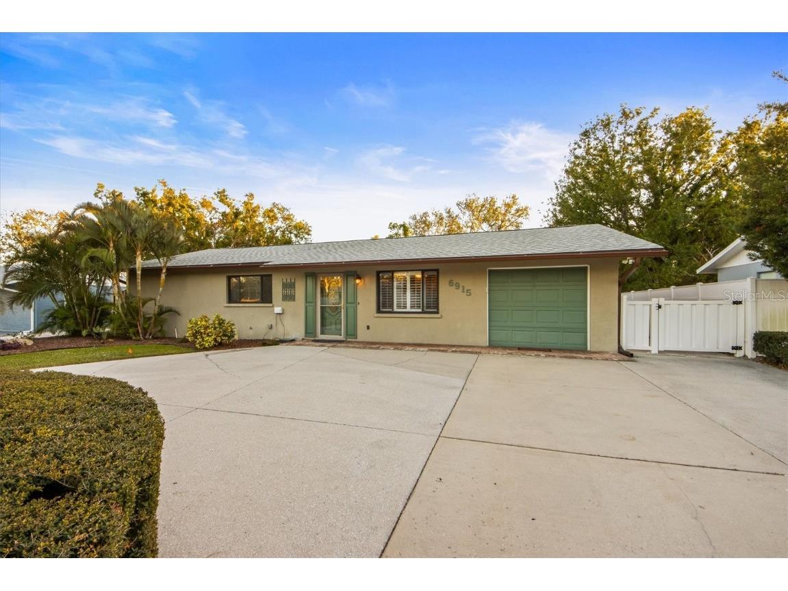 6915 11th Avenue NW Bradenton FL 34209 A4631659 image1