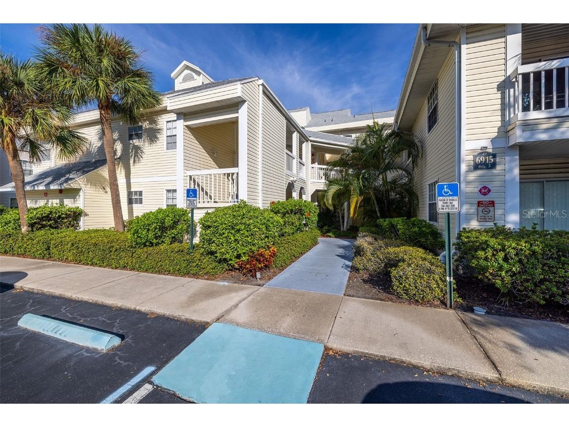 6915 Stones Throw Circle N #3103 Saint Petersburg FL 33710 - POND IN COMMUNITY U8213383 image1