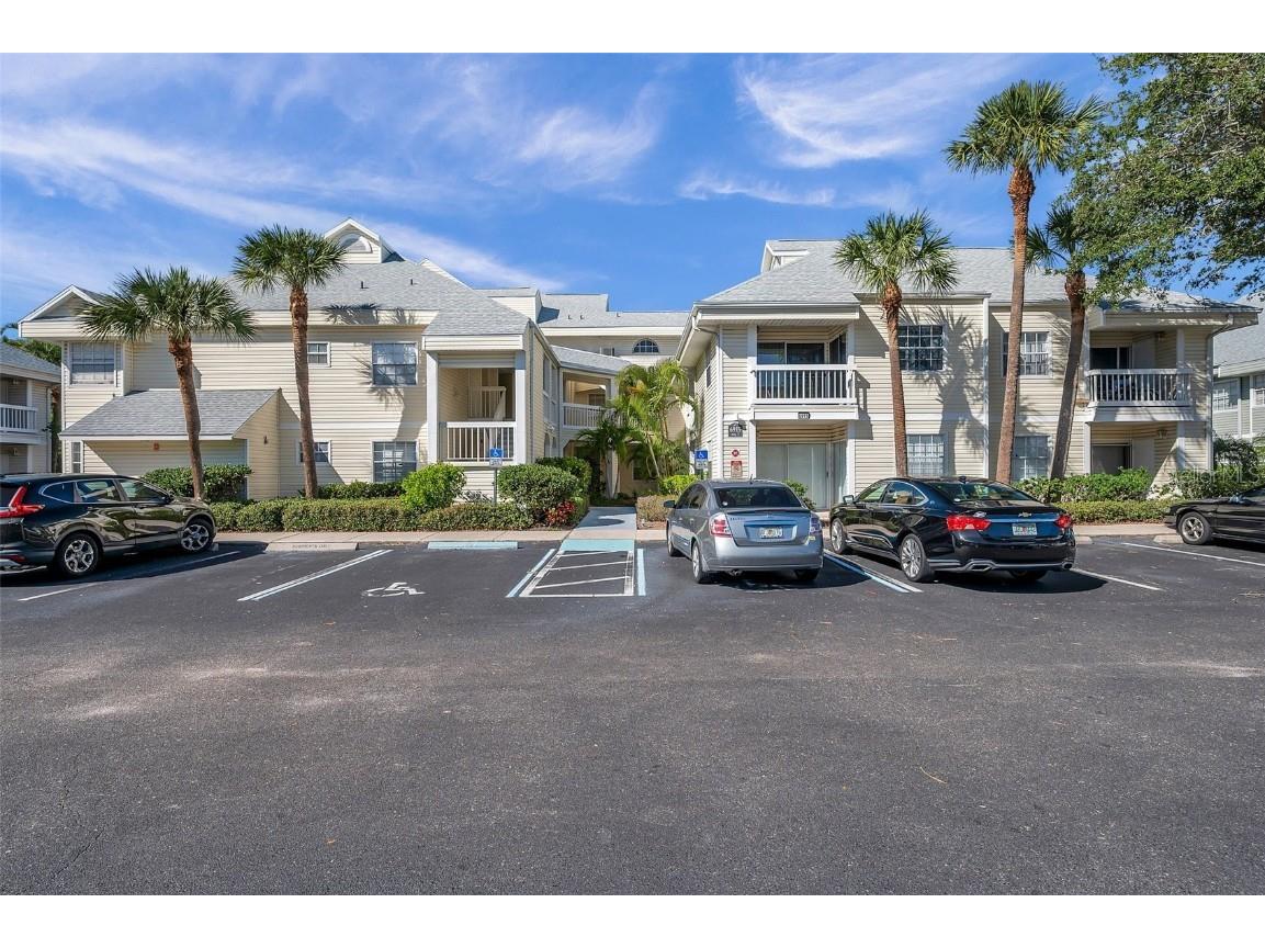 6915 Stones Throw Circle N #3104 Saint Petersburg FL 33710 U8224847 image1