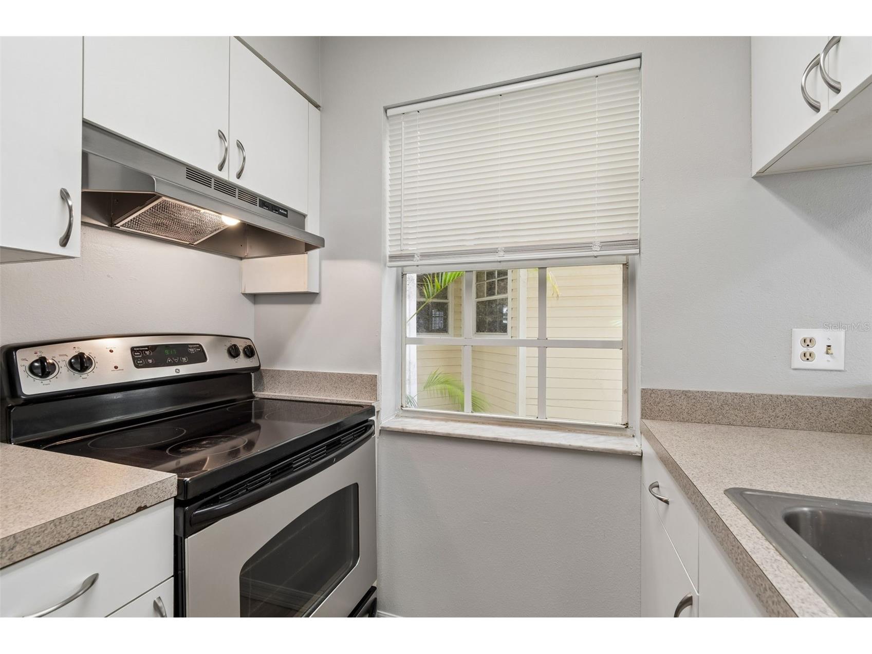 6915 Stones Throw Circle N #3106 Saint Petersburg FL 33710 TB8484140 image12