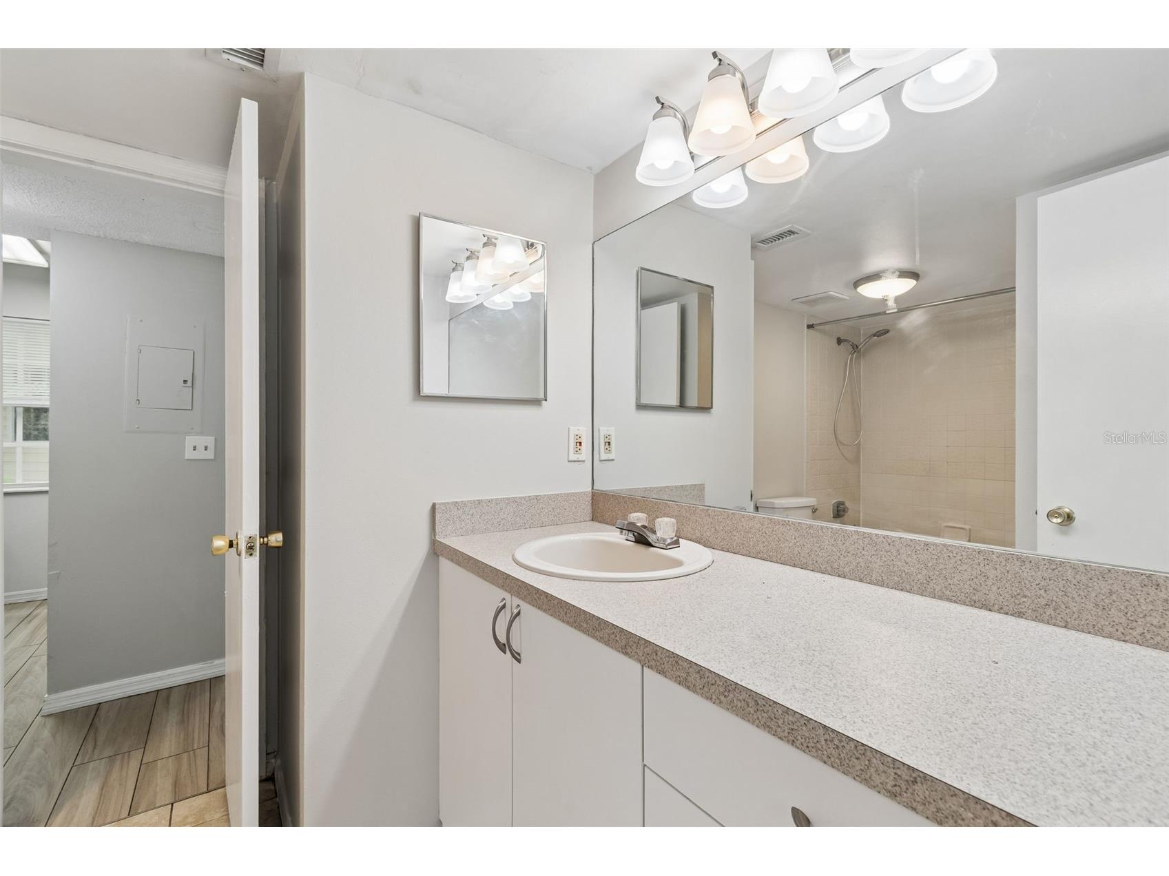 6915 Stones Throw Circle N #3106 Saint Petersburg FL 33710 TB8484140 image16