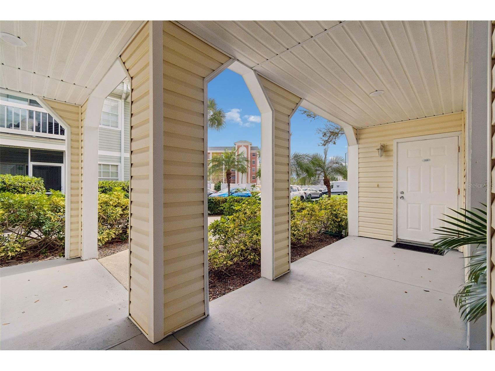 6915 Stones Throw Circle N #3106 Saint Petersburg FL 33710 TB8484140 image3