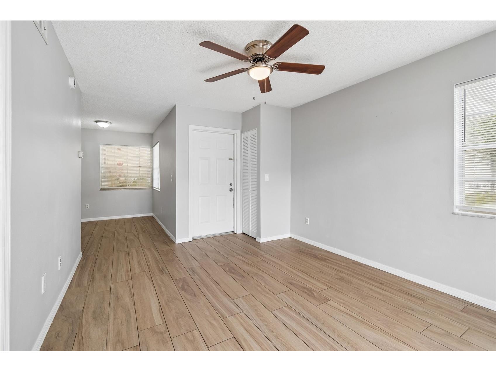 6915 Stones Throw Circle N #3106 Saint Petersburg FL 33710 TB8484140 image4