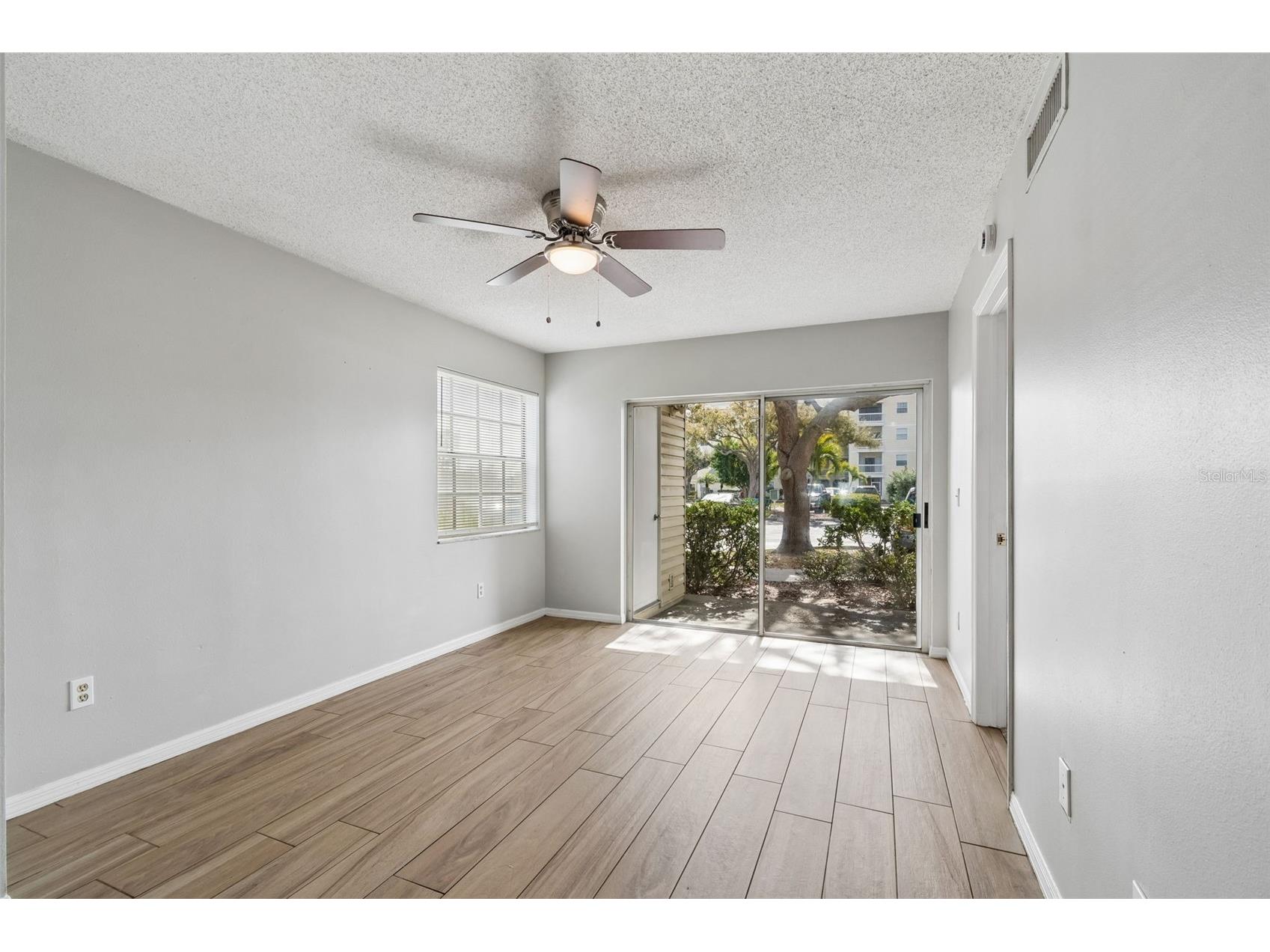 6915 Stones Throw Circle N #3106 Saint Petersburg FL 33710 TB8484140 image5