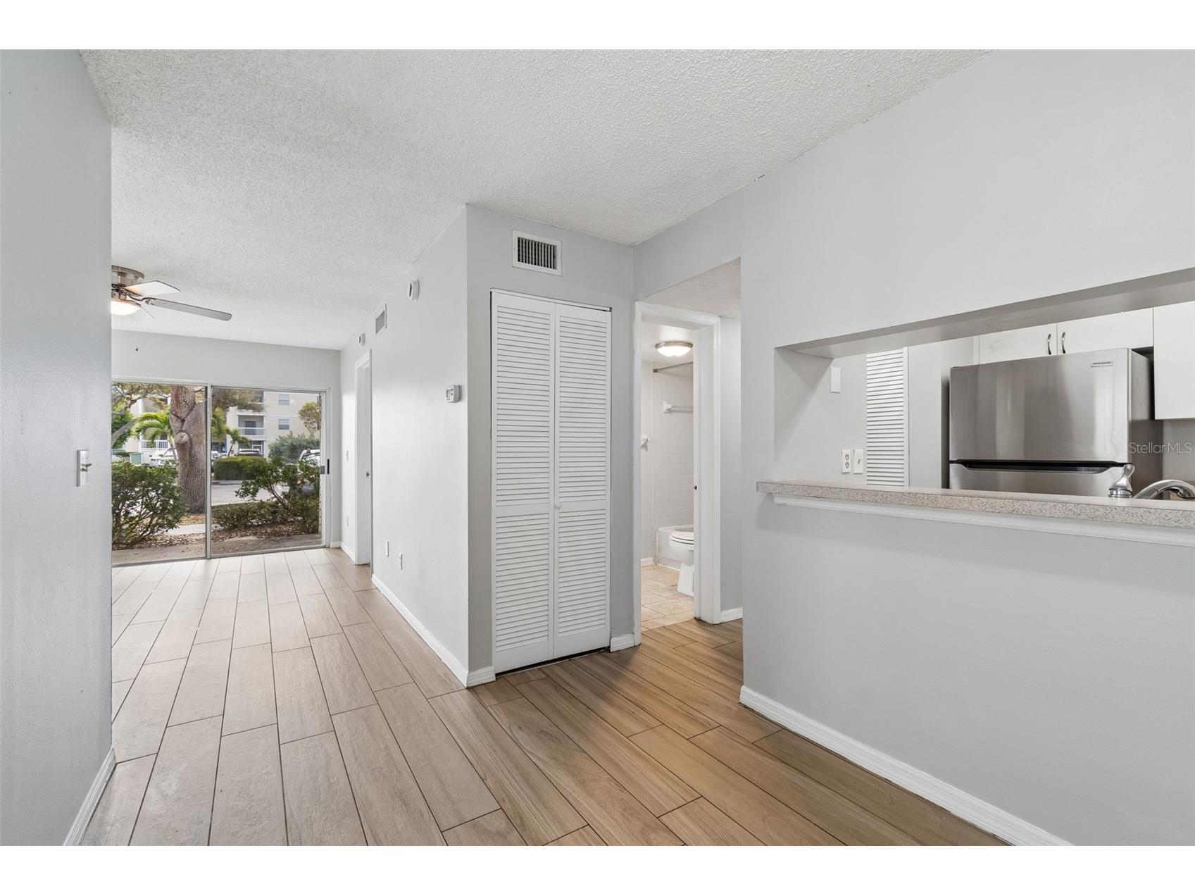 6915 Stones Throw Circle N #3106 Saint Petersburg FL 33710 TB8484140 image7