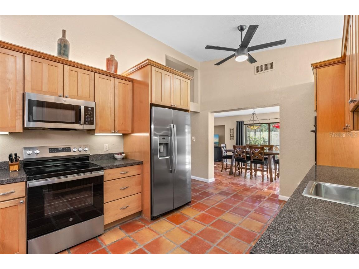 6916 Waverly Street Sarasota FL 34243 A4672359 image16