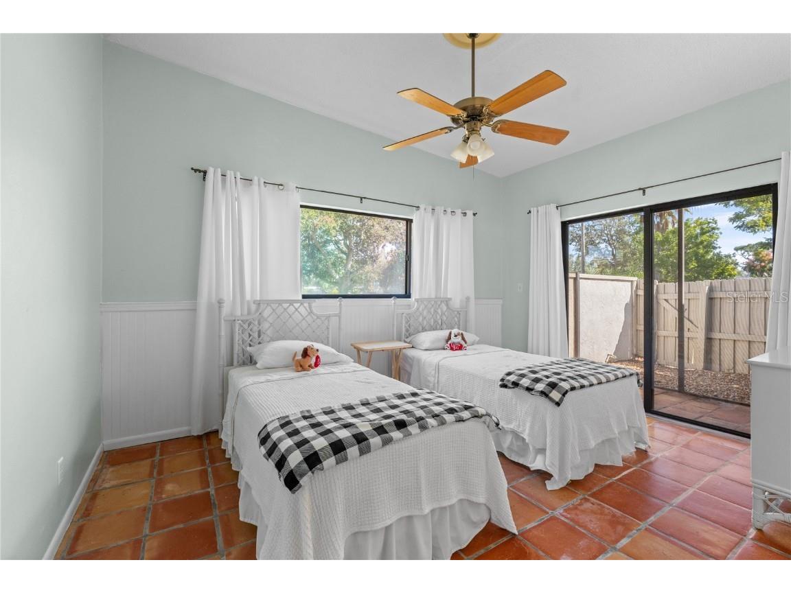 6916 Waverly Street Sarasota FL 34243 A4672359 image25