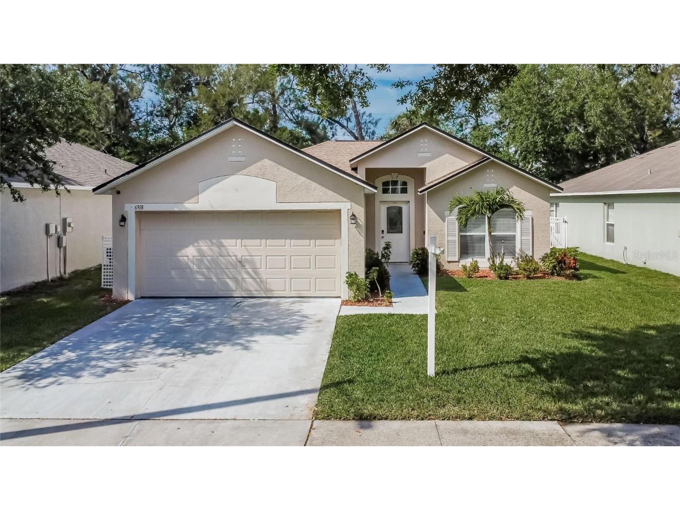 6918 Crown Lake Drive Gibsonton FL 33534 T3517643 image1