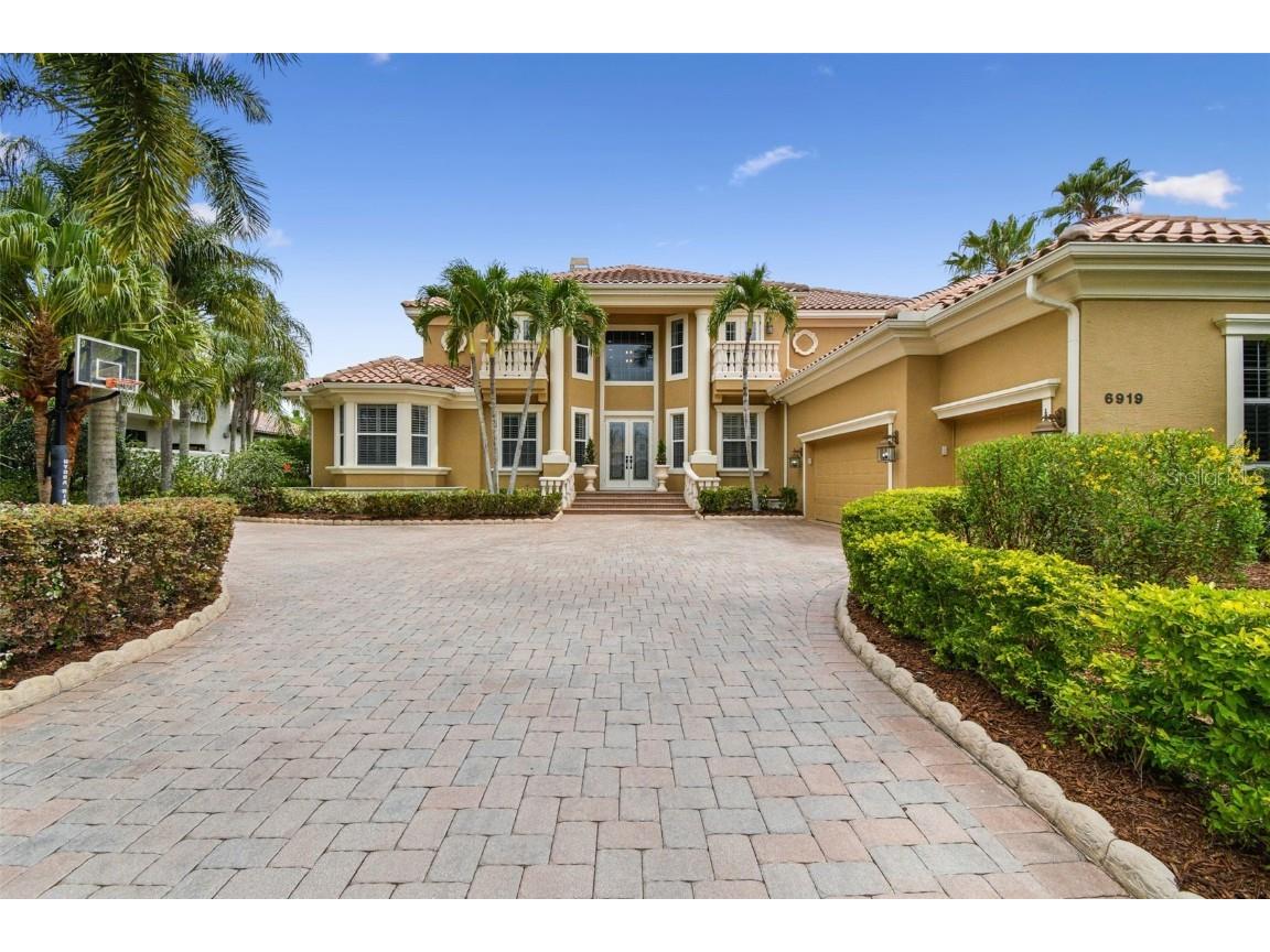 6919 Westchester Circle Lakewood Ranch FL 34202 A4568544 image1