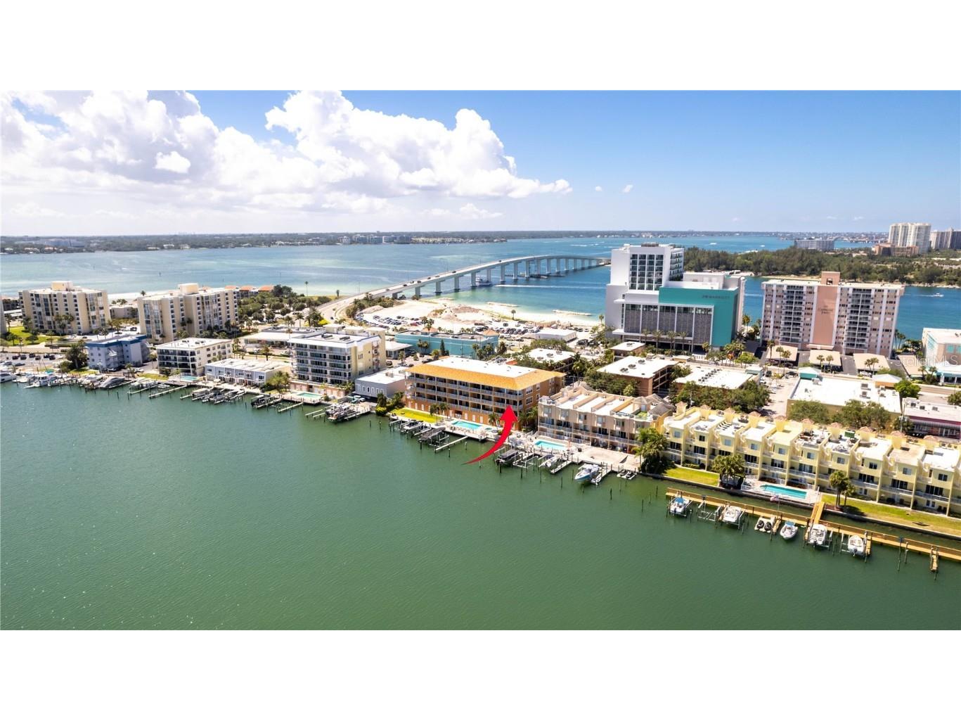 692 Bayway Boulevard #301 Clearwater Beach FL 33767 - CLEARWATER HARBOUR U8208502 image1