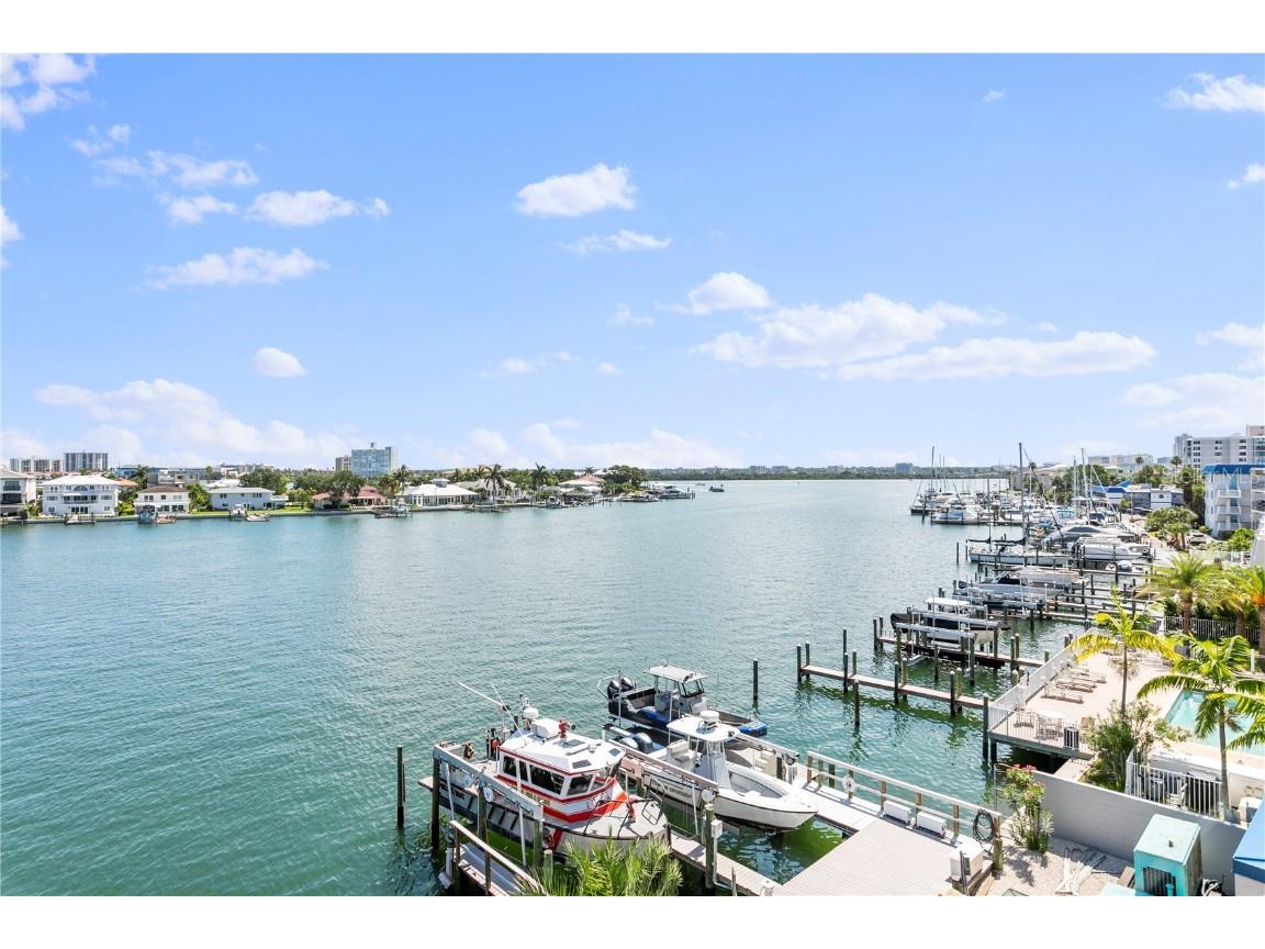 692 Bayway Boulevard #405 Clearwater Beach FL 33767 - CLEARWATER HARBOR U8206752 image1